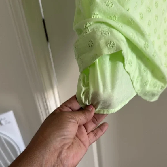 New -J Crew-size 4-has 2 pockets-tried it on does not fit still New. - Picture 6 of 6